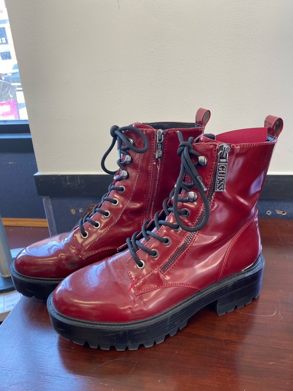 Guess combat boots

#7063-5